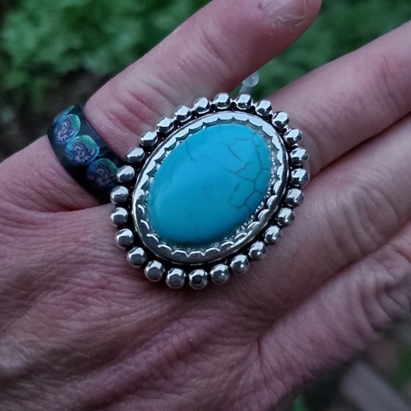 ICON Jewelry - Free Spirit Boho Native South Western People Faux Turquoise Oval Beaded Ring nwt